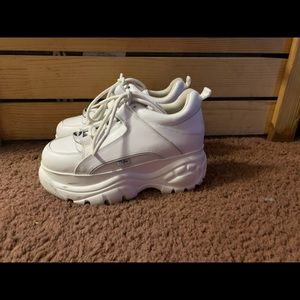 Buffalo London low leather sneakers